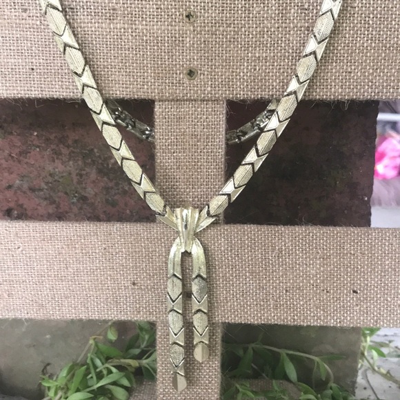 Vintage Jewelry - Vintage Coro Bib Necklace Drop Vintage Jewelry - Vintage Coro Bib Necklace Drop